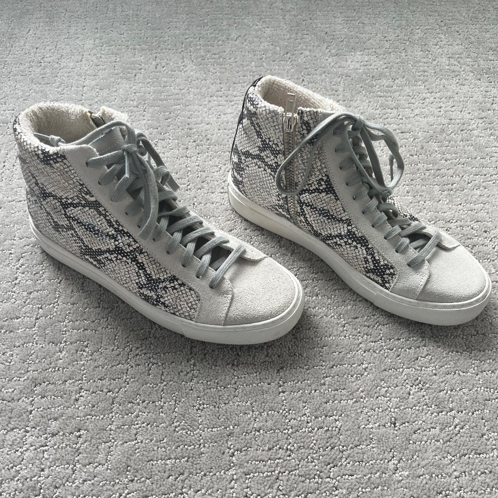 P448 Women's High-Top Sneakers in Light Gray with Snake-Print Panels